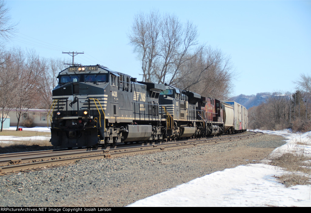 NS 4438 West